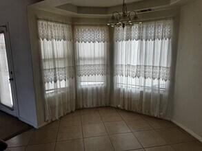 16324 Victoria Dr in Victorville, CA - Building Photo - Building Photo