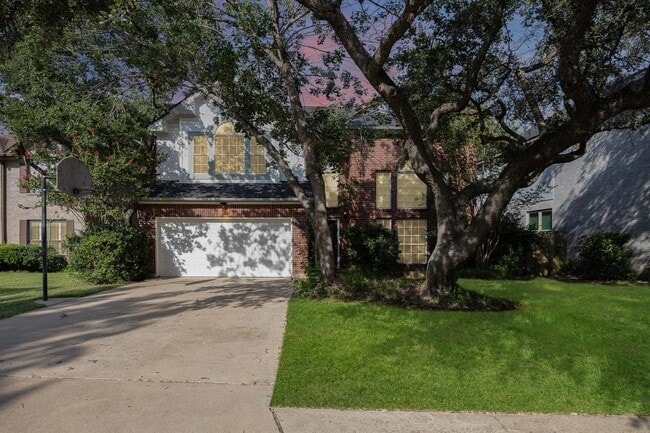 2414 Mockingbird Dr