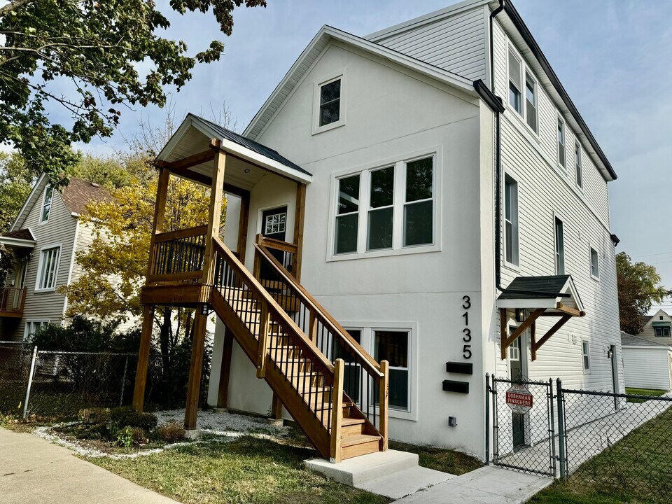 3135 S 53rd Ave, Unit 2 in Cicero, IL - Building Photo