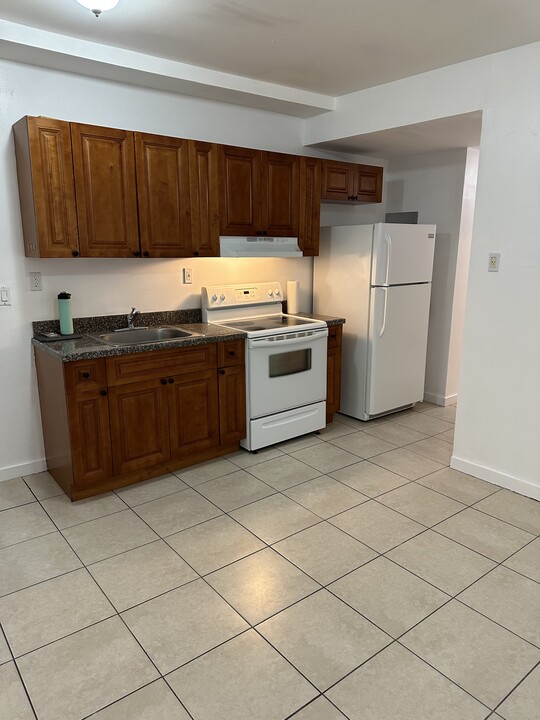 985 SW 5th St in Miami, FL - Building Photo