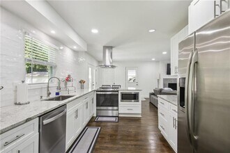 2832 Riderwood Dr in Decatur, GA - Building Photo - Building Photo