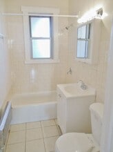 1607 W Berteau Ave, Unit 2 in Chicago, IL - Foto de edificio - Building Photo