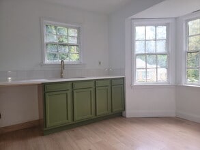 266 Whitaker Cir NW in Atlanta, GA - Foto de edificio - Building Photo