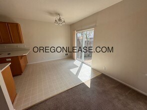 3440 Arrowhead St in Eugene, OR - Building Photo - Building Photo