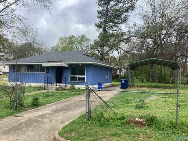 property at 3201 Yale Cir NW