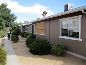 7454 Elk Trl in Yucca Valley, CA - Building Photo - Building Photo