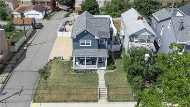 242 Bigham St in Pittsburgh, PA - Building Photo - Building Photo