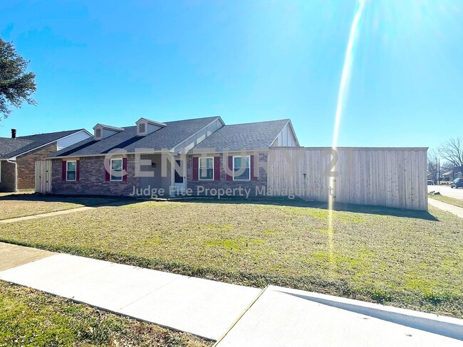 2914 Poplar Trail