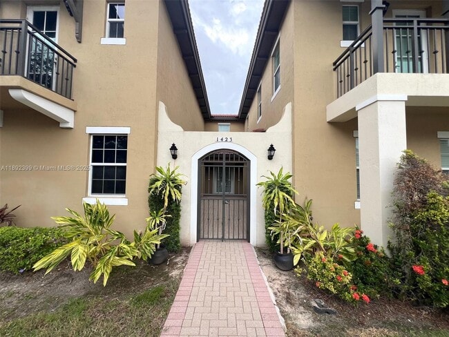 1423 SW 147th Ave in Pembroke Pines, FL - Building Photo - Building Photo