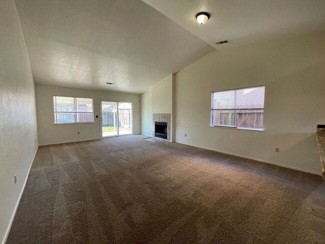 441 N McClure Rd in Modesto, CA - Building Photo - Building Photo