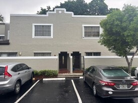 10450 SW 154th Ct in Miami, FL - Building Photo