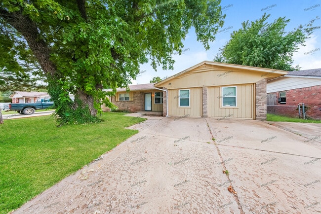 property at 430 W Juniper Dr