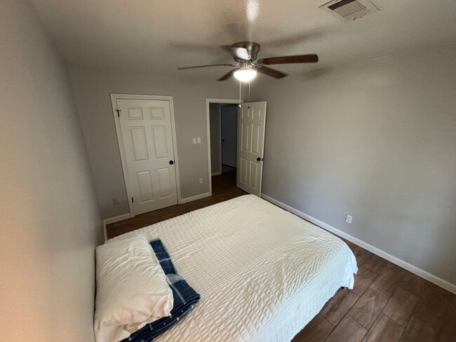 9423 Fairdale Ln in Houston, TX - Building Photo - Building Photo