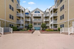 360 Revere Beach Blvd, Unit 313 in Revere, MA - Building Photo