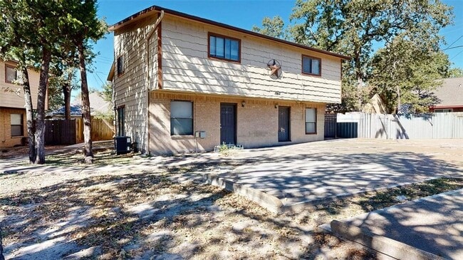 1002 Verde Dr, Unit A in Bryan, TX - Building Photo - Building Photo