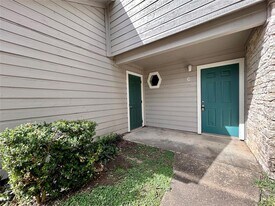 8905 Schick Rd in Austin, TX - Building Photo