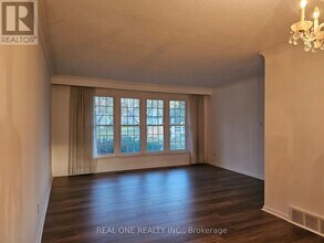 6 Fairhill Crescent in Toronto, ON - Building Photo - Building Photo
