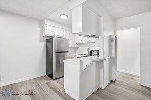 8721 Imperial Hwy. in Downey, CA - Building Photo
