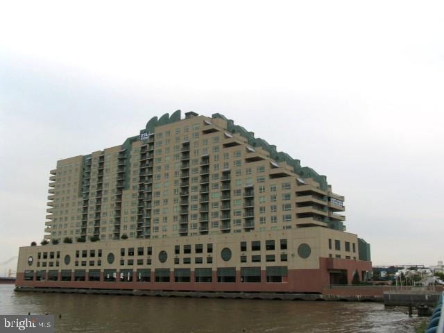 property at 1215 S Christopher Columbus Blvd