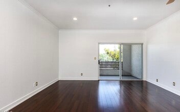 300 N El Molino Ave in Pasadena, CA - Building Photo - Building Photo