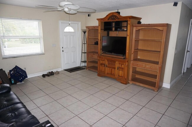 1699 NE 23rd Terrace, Unit 1421 in Jensen Beach, FL - Building Photo - Building Photo