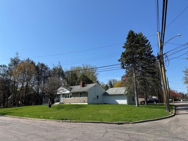 71 Schiller Rd in Fairfield, CT - Building Photo - Building Photo