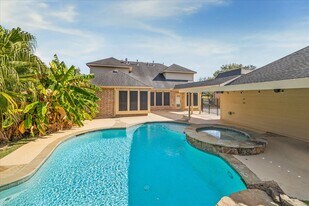 15614 Stone Gables Ln in Houston, TX - Building Photo