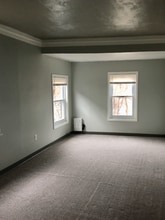 6486 Library Rd, Unit 1 in South Park, PA - Foto de edificio - Building Photo