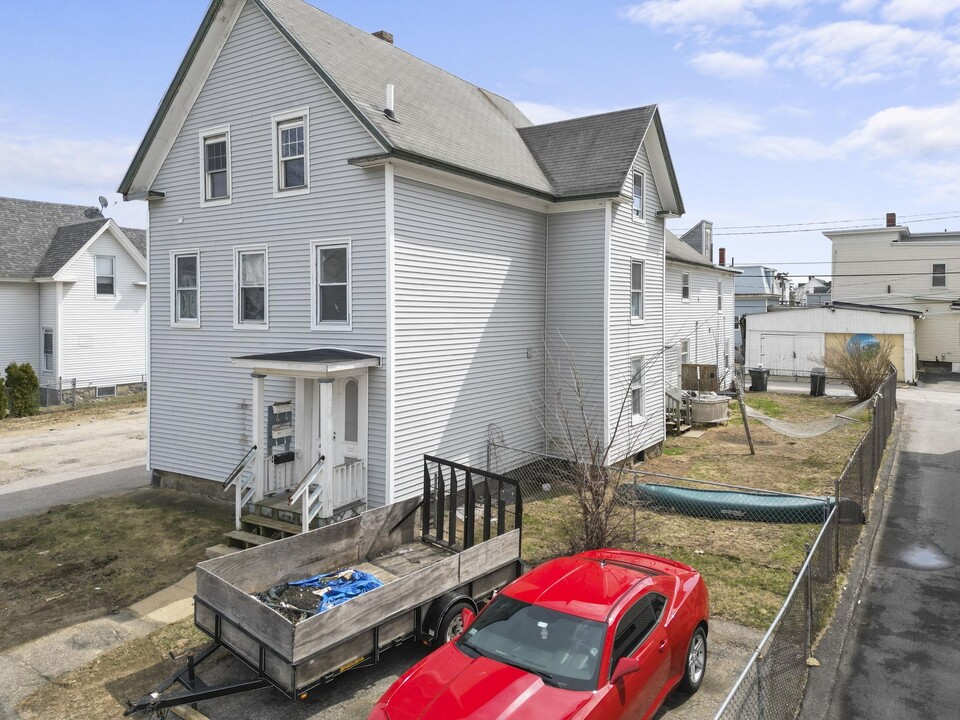 297 Central St in Manchester, NH - Building Photo