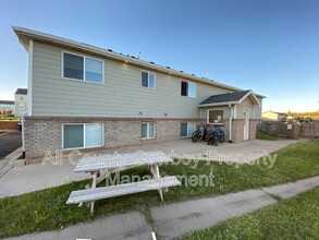 1665 N 5th St in Laramie, WY - Building Photo - Building Photo