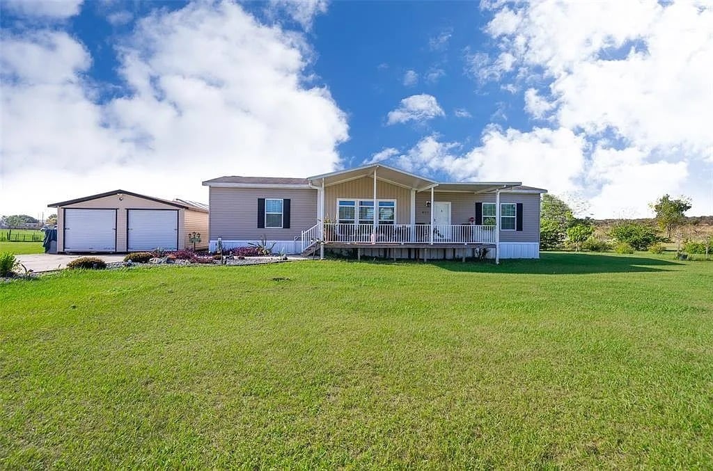 401 Hatchineha Rd in Haines City, FL - Building Photo