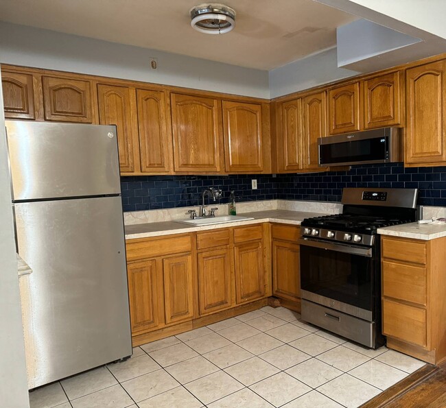 property at 726 Soundview Ave