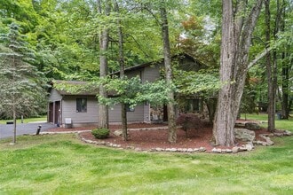 14 Lori Ln in Chester, NY - Building Photo - Building Photo