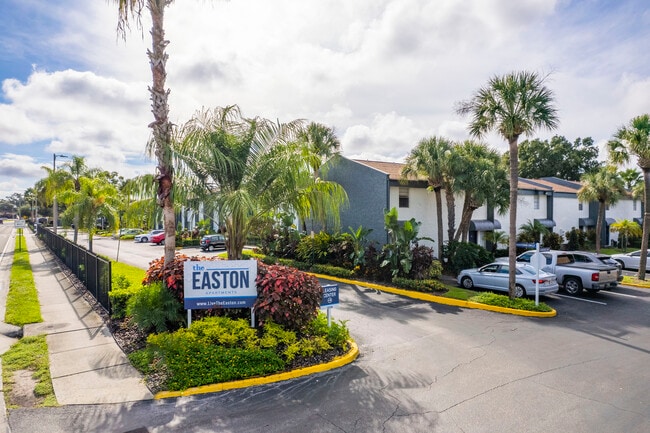The Easton Apartments in Brandon, FL - Foto de edificio - Building Photo