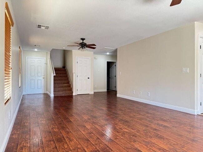 379 Silverado Pines Ave in Las Vegas, NV - Building Photo - Building Photo