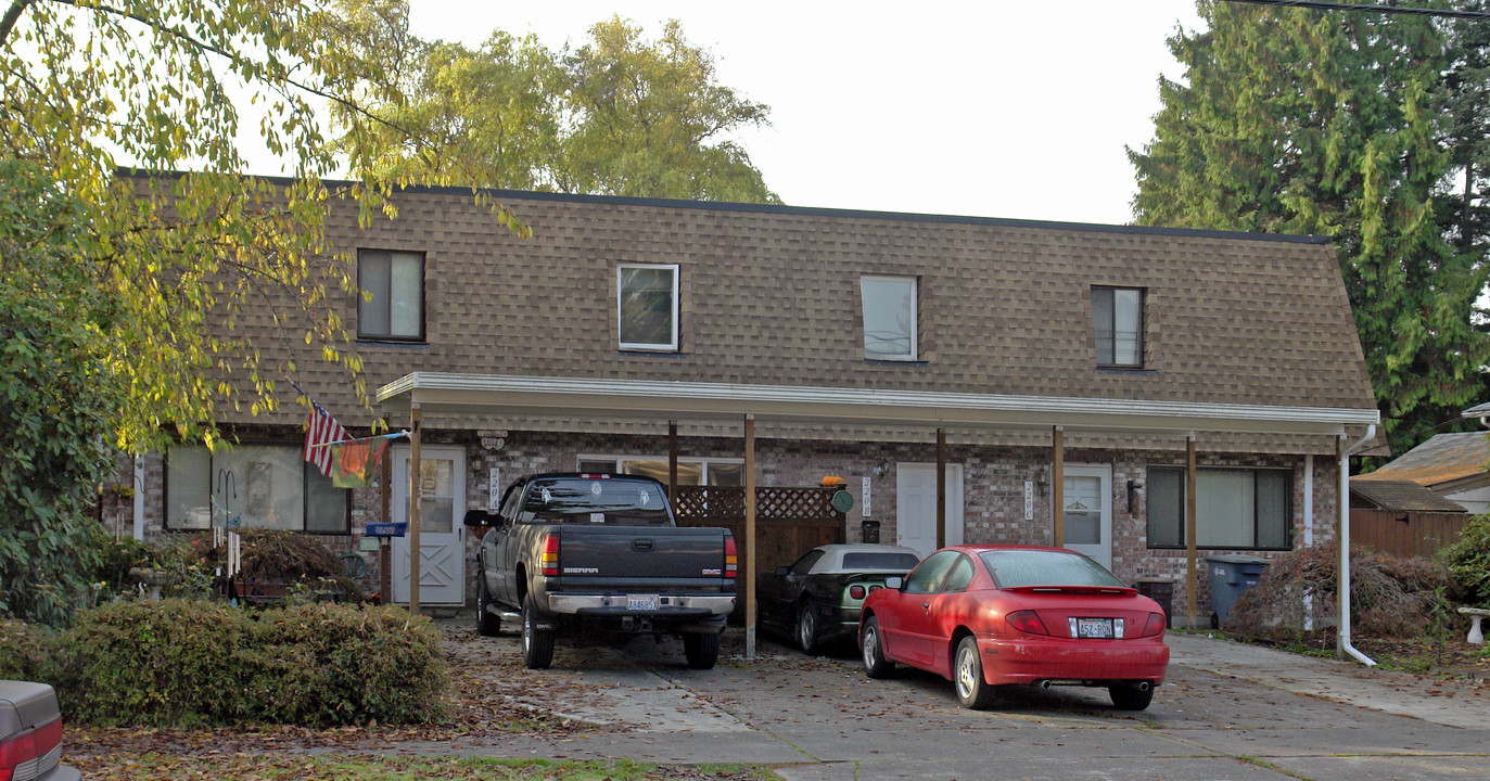 220-222 4th Ave NW in Puyallup, WA - Building Photo