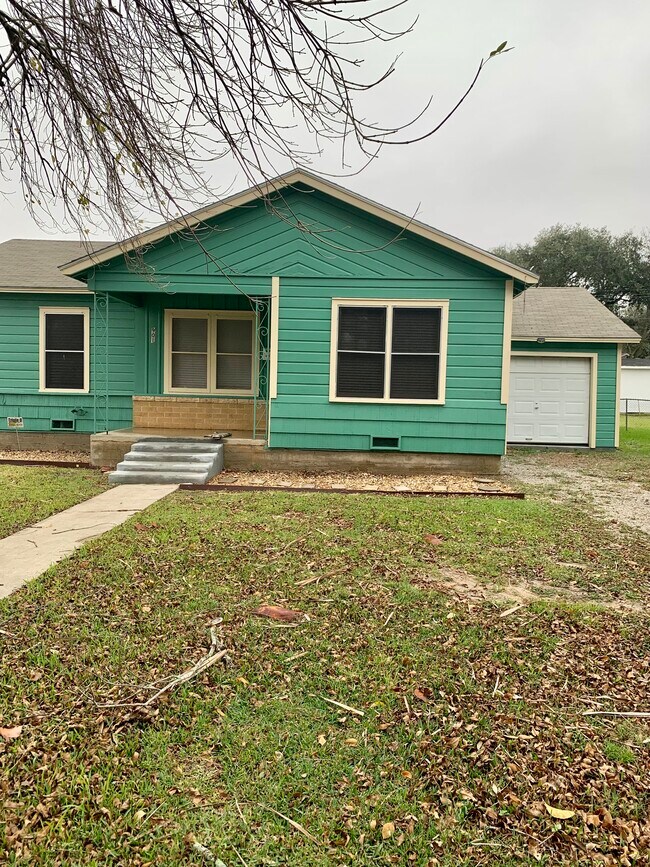 901 Alcoa St Rentals in Victoria, TX