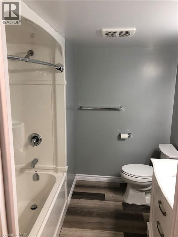 22 Patterson Ave in Brantford, ON - Building Photo - Building Photo