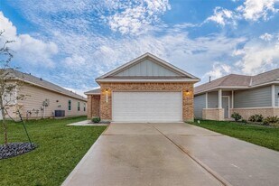 25407 Northpark Lake Dr in Porter, TX - Building Photo