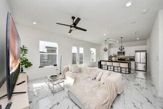 6549 Sealey St in Houston, TX - Building Photo - Building Photo