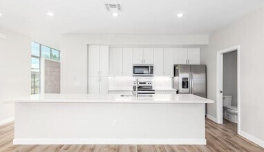 3012 N 34th St in Phoenix, AZ - Building Photo - Building Photo