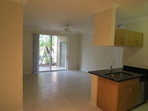 6492 Emerald Dunes Dr in West Palm Beach, FL - Building Photo - Building Photo