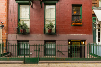 226 E Tenth St in New York, NY - Building Photo - Other