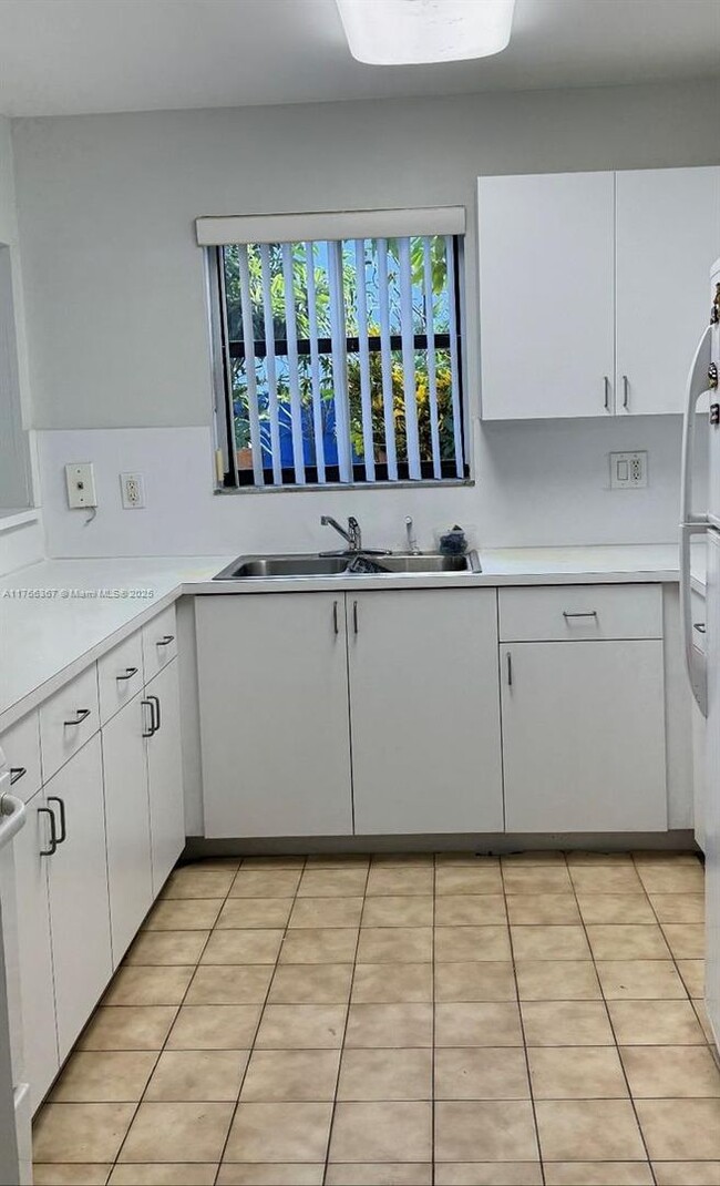 property at 2356 W 53rd Terrace