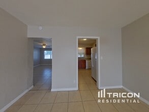 6297 20th St S in St. Petersburg, FL - Building Photo - Building Photo
