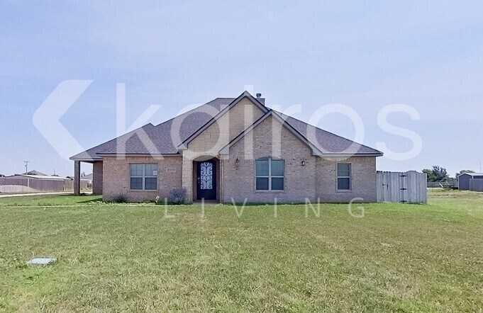 8111 Clara Allen Trail in Amarillo, TX - Building Photo