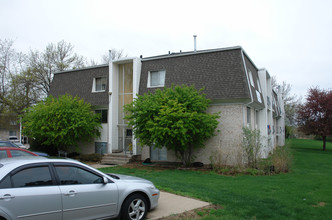 Fountain Apartments in Bellevue, NE - Building Photo - Building Photo