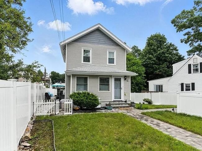 property at 8 Earnshaw St