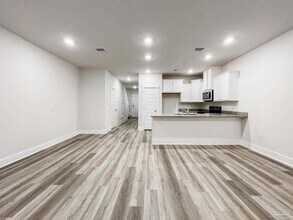 9455 Nature Crk Ln in Bellview, FL - Building Photo - Building Photo