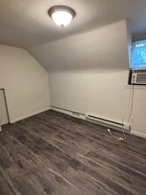 1012 W Shiawassee St, Unit 1012.5 in Lansing, MI - Building Photo - Building Photo